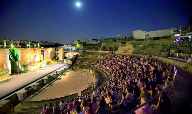 Los mitos del teatro <br> reviven en Itálica