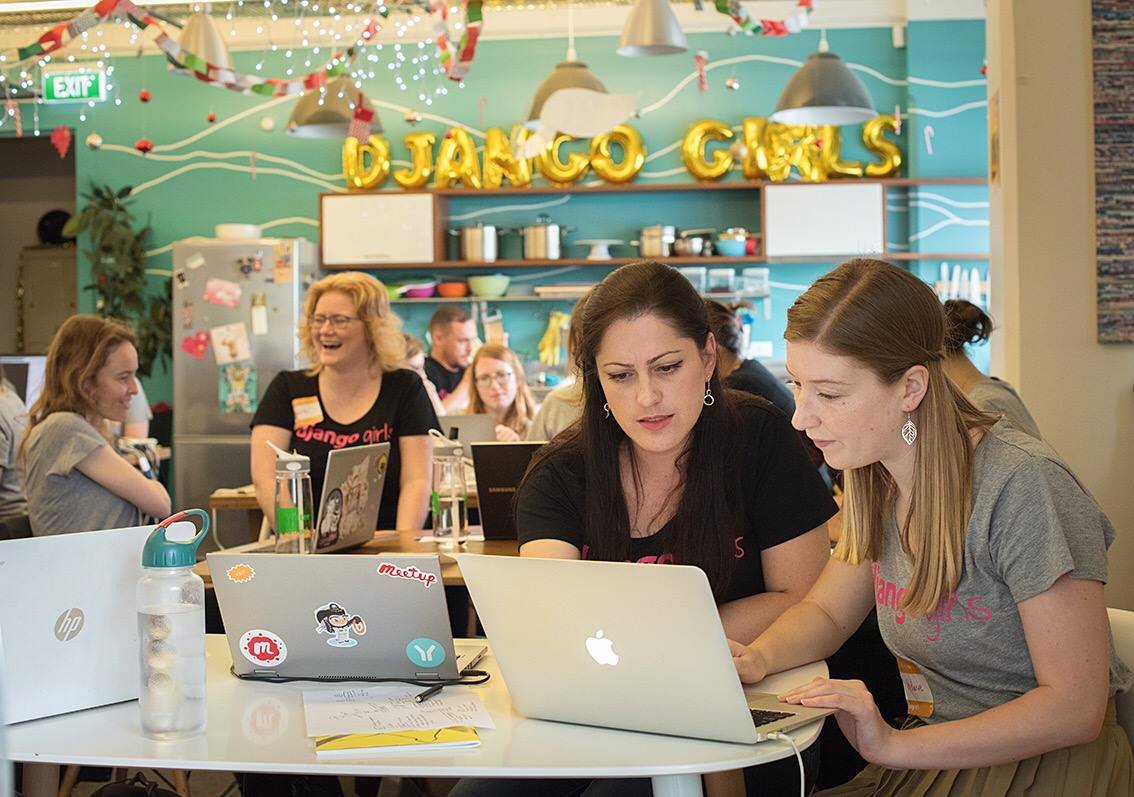 Django Girls Sevilla, un taller que empodera a las mujeres a través de la programación