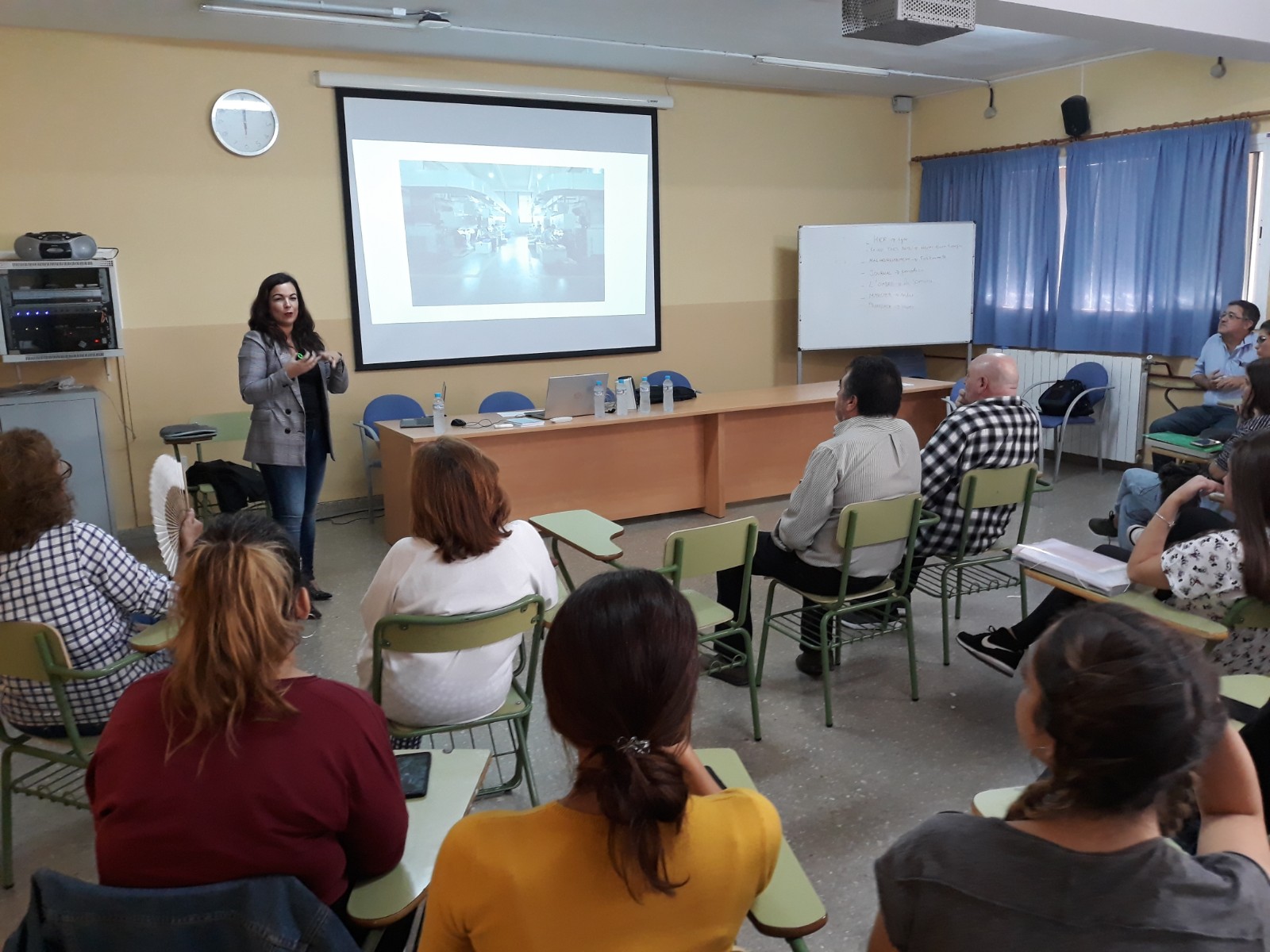 Impulsamos el emprendimiento conectando al alumnado de los institutos con los artífices de pymes globales de la provincia de Sevilla