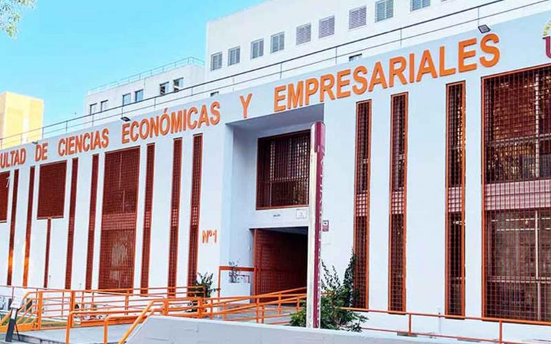 Facultad de Ciencias Económicas y Empresariales de Sevilla